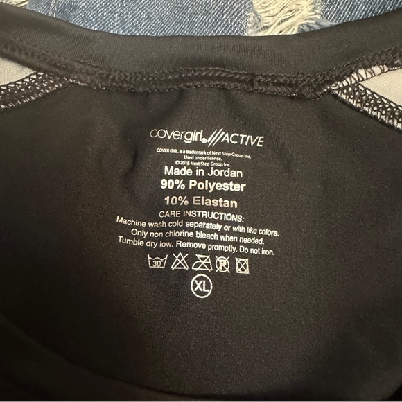 COVERGIRL Active Black and Gray Top - Picture 2 of 2